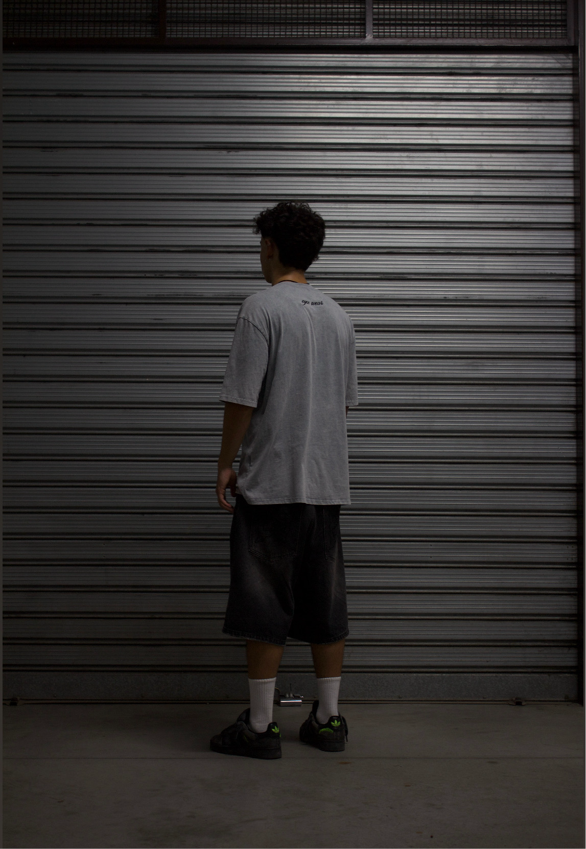 “ E” T-Shirt Grey