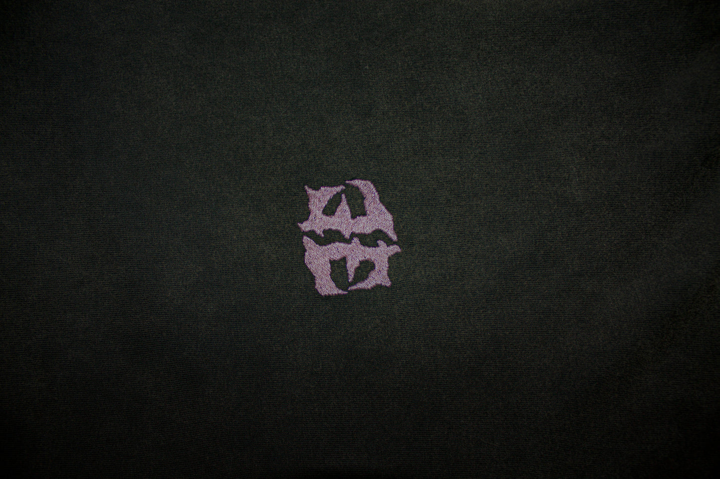 “E” T-Shirt Vintage Black